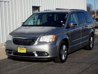 Used 2013 Chrysler Town & Country Touring in Mendota, Illinois