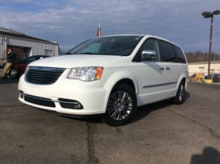 Used 2014 Chrysler Town & Country Touring in Valparaiso, Indiana