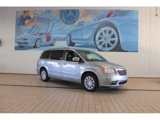 Chrysler Town & Country Touring 2013