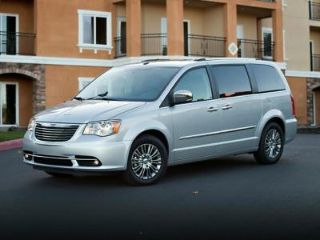 Used 2015 Chrysler Town & Country Touring in Findlay, Ohio