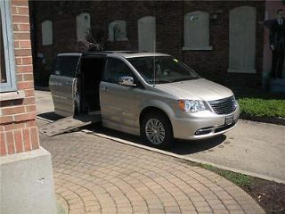 Used 2016 Chrysler Town & Country Touring in Plain City, Ohio
