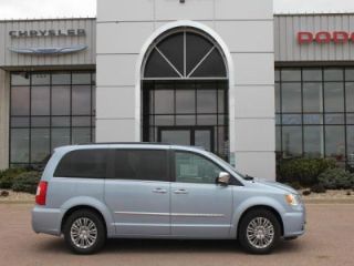 Used 2016 Chrysler Town & Country Touring in Luverne, Minnesota