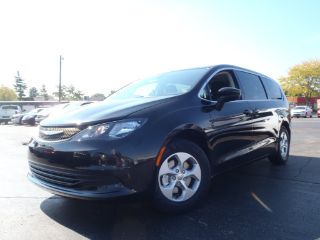 Used 2017 Chrysler Pacifica LX in Muncie, Indiana