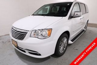 Used 2016 Chrysler Town & Country Touring in Sullivan, Missouri