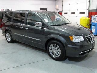 Used 2016 Chrysler Town & Country Touring in Belleville, Illinois