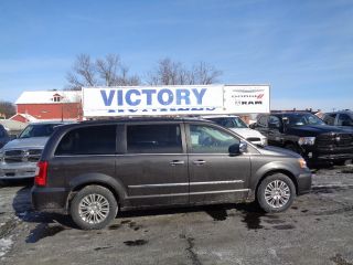 Used 2016 Chrysler Town & Country Touring in Morgantown, West Virginia