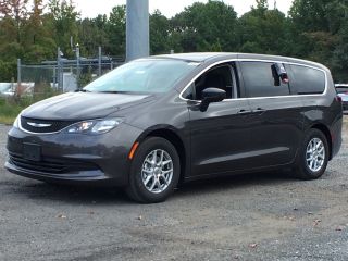 Used 2018 Chrysler Pacifica LX in Woodbridge, Virginia