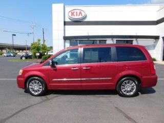 Used 2014 Chrysler Town & Country Touring in Toledo, Ohio