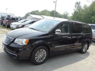 Used 2015 Chrysler Town & Country Touring in North Attleboro, Massachusetts