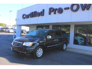 Used 2012 Chrysler Town & Country Touring in Overland Park, Kansas