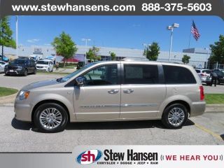 Used 2014 Chrysler Town & Country Touring in Urbandale, Iowa