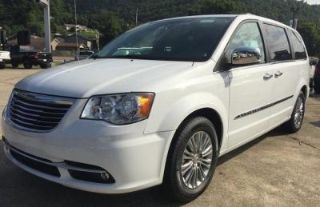 Used 2016 Chrysler Town & Country Touring in Pikeville, Kentucky