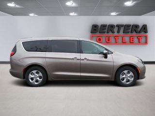 Used 2017 Chrysler Pacifica LX in West Springfield, Massachusetts
