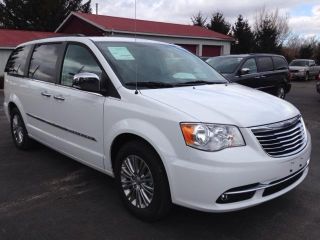 Used 2015 Chrysler Town & Country Touring in Canandaigua, New York