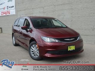 Used 2017 Chrysler Pacifica Touring in Fox Lake, Illinois