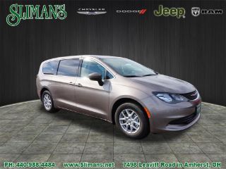 Used 2017 Chrysler Pacifica Touring in Amherst, Ohio