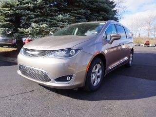 Used 2017 Chrysler Pacifica Touring-L Plus in Chesterton, Indiana
