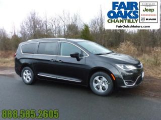 Used 2017 Chrysler Pacifica Touring-L Plus in Chantilly, Virginia