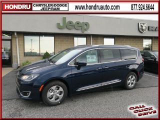 Used 2017 Chrysler Pacifica Touring-L Plus in Elizabethtown, Pennsylvania