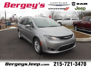 Used 2017 Chrysler Pacifica Touring-L Plus in Souderton, Pennsylvania
