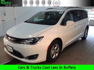 Used 2017 Chrysler Pacifica Touring-L Plus in Buffalo, Minnesota