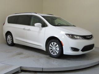 Used 2018 Chrysler Pacifica Touring-L in Mansfield, Ohio