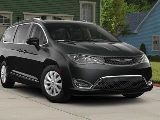 Used 2018 Chrysler Pacifica Touring-L in Woodville, Ohio