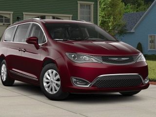 Used 2018 Chrysler Pacifica Touring-L in Langhorne, Pennsylvania