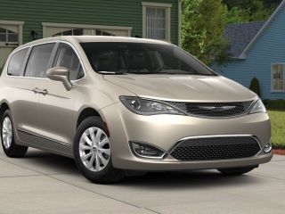 Used 2018 Chrysler Pacifica Touring in Temple Hills, Maryland