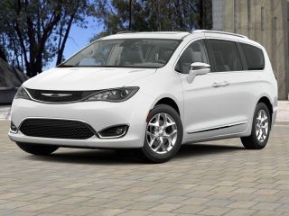 Used 2017 Chrysler Pacifica Limited in Williston, North Dakota