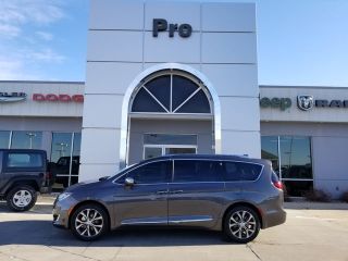 Used 2017 Chrysler Pacifica Limited in Plattsmouth, Nebraska