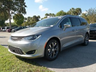 Used 2017 Chrysler Pacifica Limited in Fort Pierce, Florida