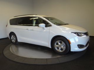 Used 2017 Chrysler Pacifica Premium in Ontario, California