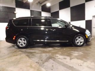 Used 2018 Chrysler Pacifica Touring-L in Marshall, Missouri