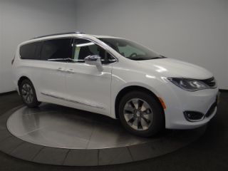 Used 2018 Chrysler Pacifica Limited in Ontario, California