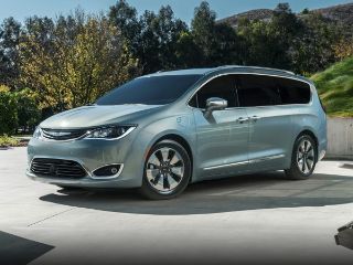 Used 2018 Chrysler Pacifica Limited in Clermont, Florida
