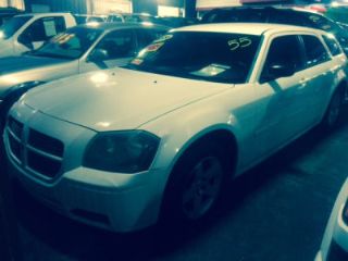 Dodge Magnum SE 2006