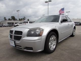 Used 2005 Dodge Magnum SE in Humble, Texas