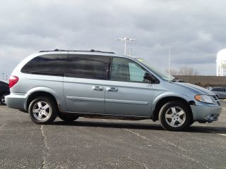 Used 2005 Dodge Grand Caravan SXT in Peoria, Illinois