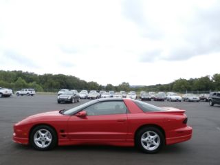 Pontiac Firebird Base 2002