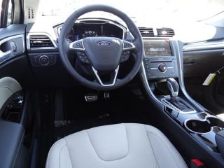 Used 2016 Ford Fusion Titanium in Arlington Heights, Illinois