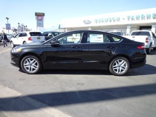 Ford Fusion S 2016