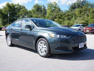 Used 2016 Ford Fusion SE in Newport, Maine