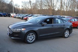 Used 2016 Ford Fusion SE in Franklin, Massachusetts