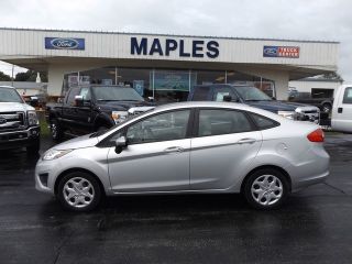 Ford Fiesta SE 2012