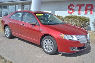 Used 2011 Lincoln MKZ in Davenport, Iowa