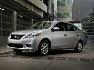 Used 2014 Nissan Versa SV in Bakersfield, California