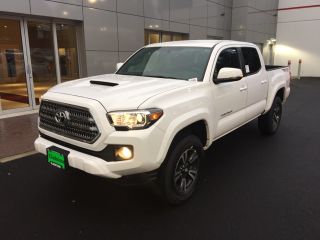 Used 2016 Toyota Tacoma TRD Sport in Gladstone, Oregon