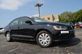 Used 2016 Volkswagen Jetta S in Highland Park, Illinois