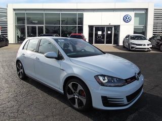 Used 2017 Volkswagen Golf SE in Glendale, Wisconsin